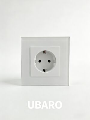 Ein guter Preis. Elektrischer Schuko-Schalter und Steckdose nach EU-Standard mit universellem Steckdosentyp und Unterputzdesign für moderne Installationen Im Internet